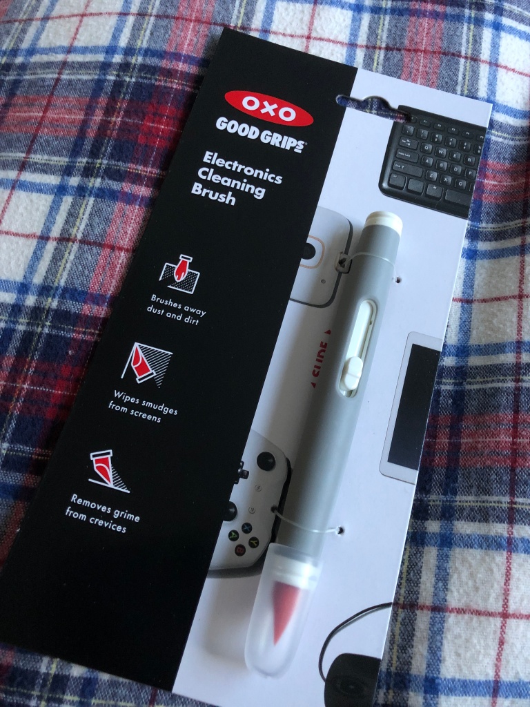  OXO Good Grips Electronics Cleaning Brush,Orange,One